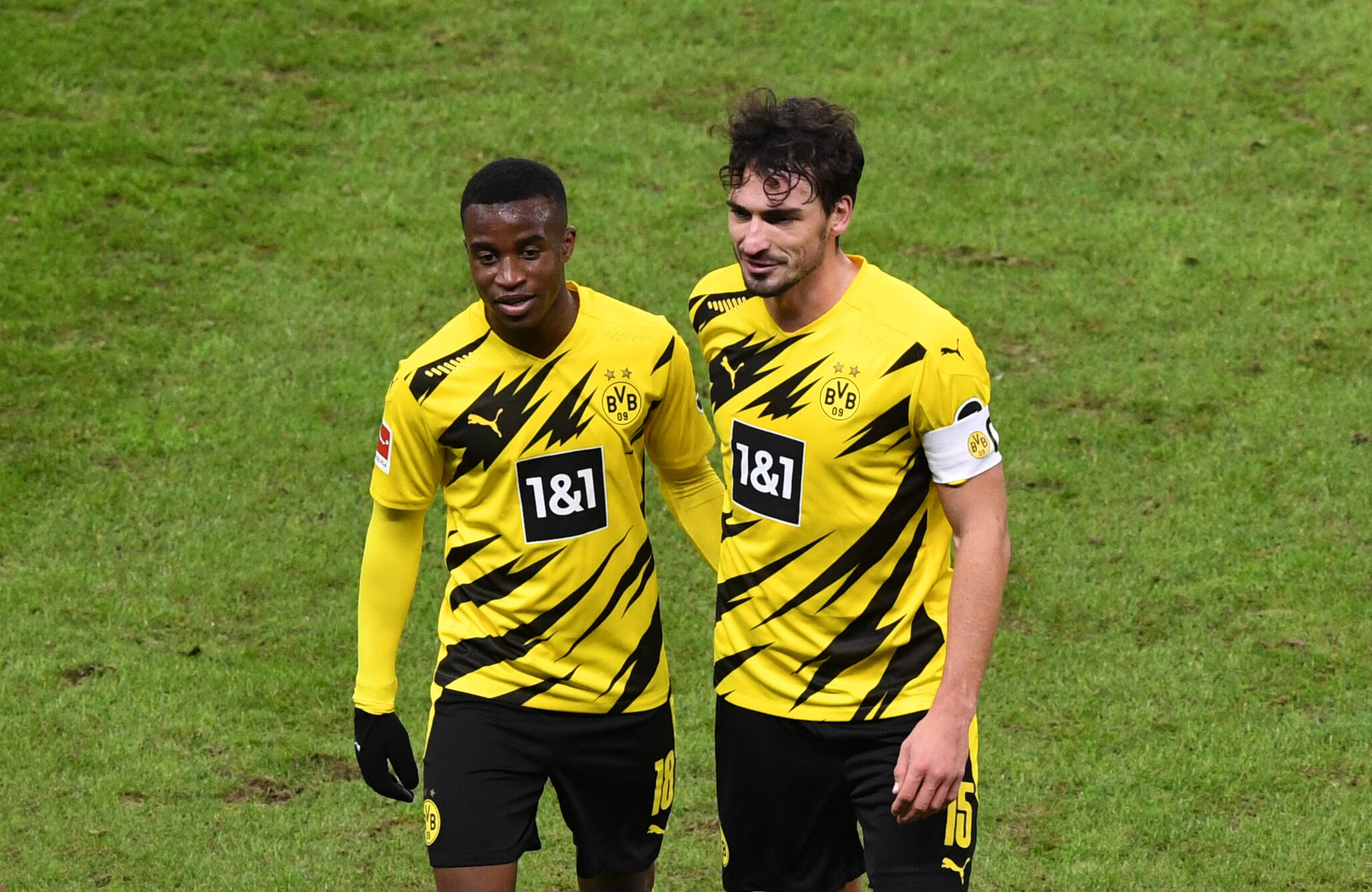 Youssoufa Moukoko und Mats Hummels