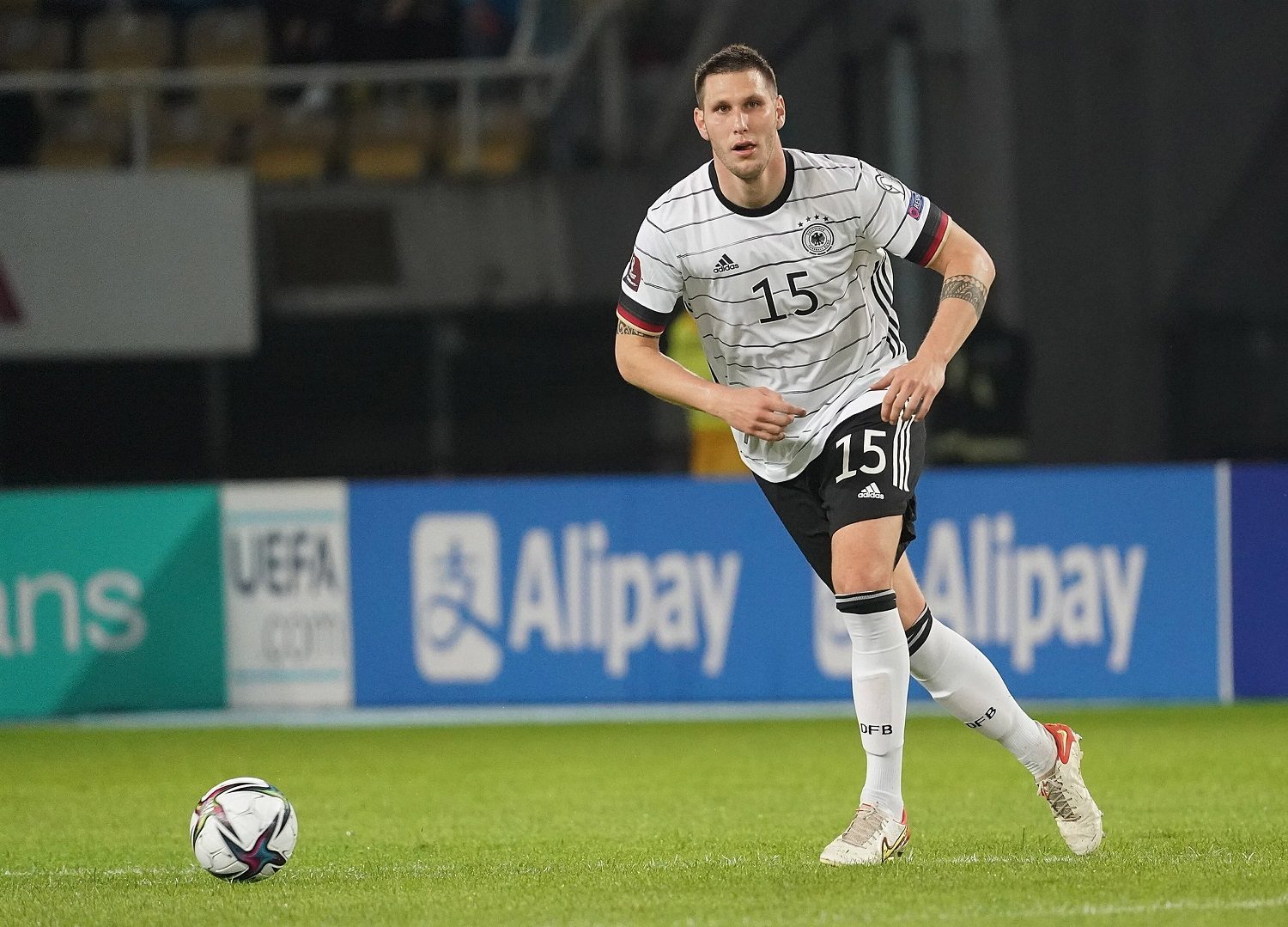 Niklas Süle