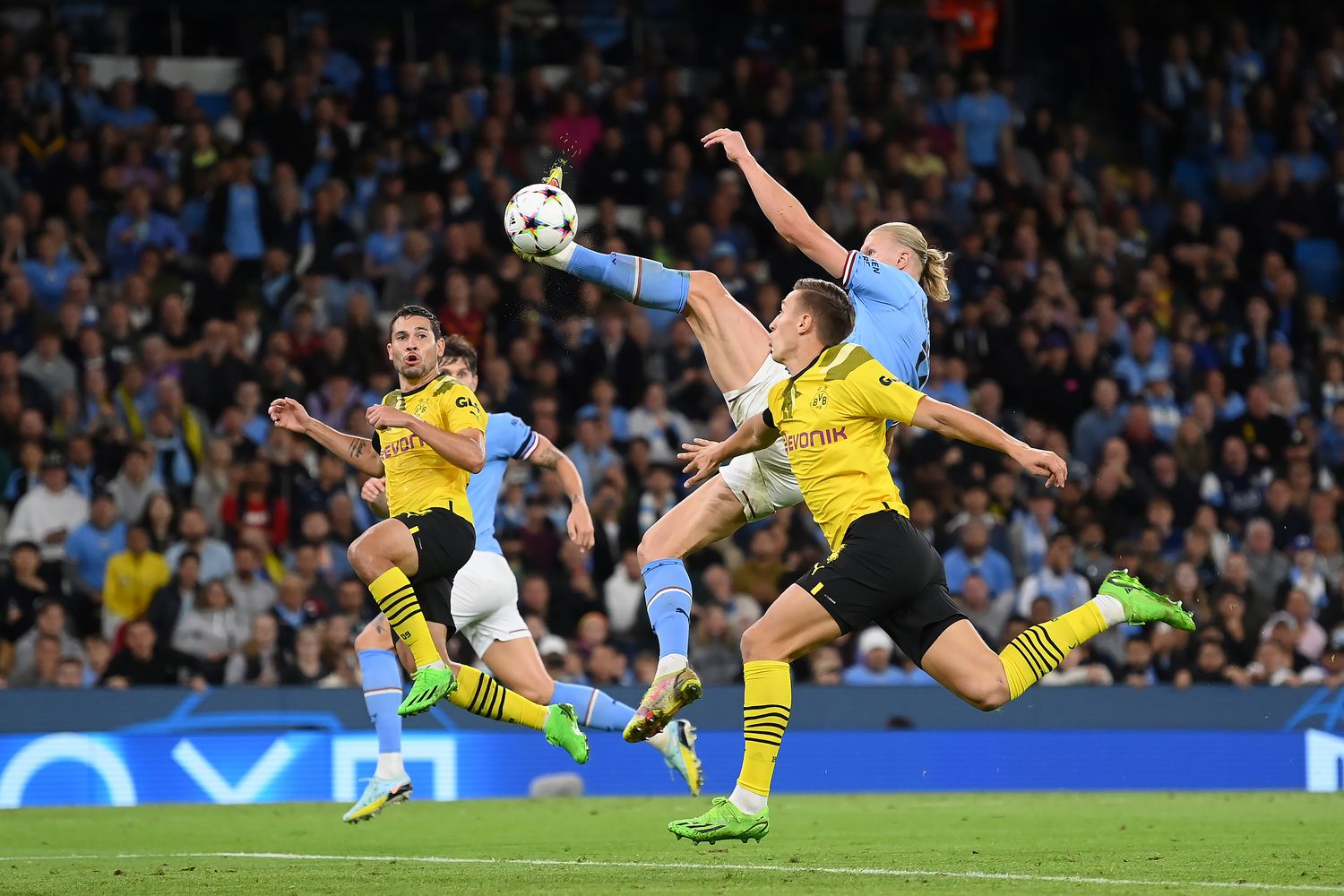 Manchester City v Borussia Dortmund