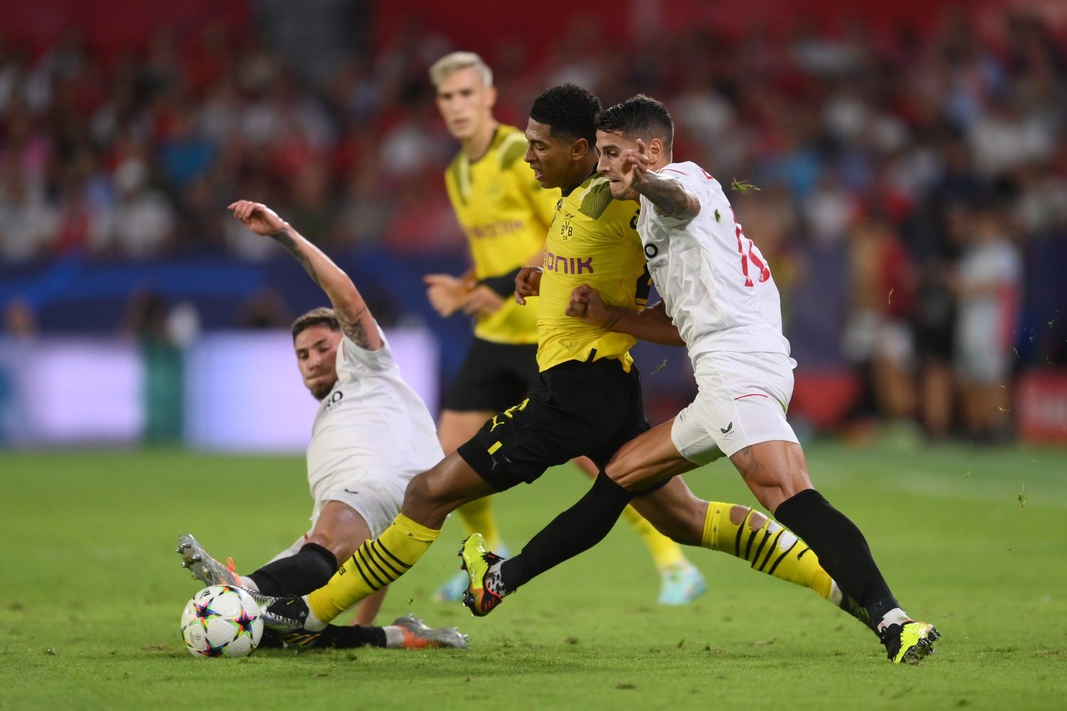 Sevilla FC v Borussia Dortmund