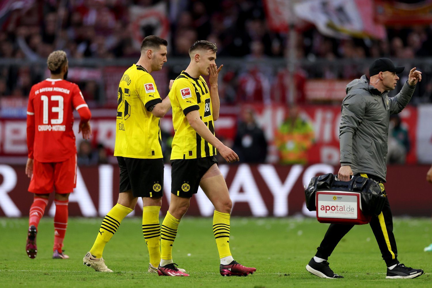 FC Bayern BVB Schlotterbeck