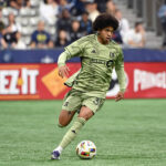 MLS, Fussball Herren, USA LAFC at Vancouver Whitecaps FC Oct 13, 2024 Vancouver, British Columbia, CAN LAFC forward David Martinez 30 controls the ball in the first half against Vancouver Whitecaps FC at BC Place. Vancouver BC Place British Columbia CAN, EDITORIAL USE ONLY PUBLICATIONxINxGERxSUIxAUTxONLY Copyright: xSimonxFearnx 20241013_lbm_af2_148