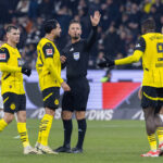 Frankfurt, Germany, January 17st 2025: A debate between Daniel Schlager referee, Emre Can 23 Dortmund and Serhou Guirassy 9 Dortmund during the 1.Bundesliga football match between Eintracht Frankfurt and Borussia Dortmund at Deutsche Bank Park in Frankfurt, Germany Philipp Kresnik Philipp Kresnik / SPP PUBLICATIONxNOTxINxBRAxMEX Copyright: xPhilippxKresnikx/xSPPx spp-en-PhKrSp-_KRE1990-Verbessert-RR