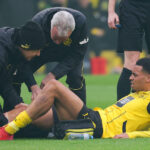 Fuﬂball, 1. Bundesliga: Borussia Dortmund - SV Werder Bremen, 19. Spieltag, Signal Iduna Park, Felix Nmecha Borussia Dortmund wird med. behandelt. / DFB / DFL REGULATIONS PROHIBIT ANY USE OF PHOTOGRAPHS AS IMAGE SEQUENCES AND/OR QUASI-VIDEO. *** Soccer, 1 Bundesliga Borussia Dortmund SV Werder Bremen, Matchday 19, Signal Iduna Park, Felix Nmecha Borussia Dortmund gets med treatment DFB DFL REGULATIONS PROHIBIT ANY USE OF PHOTOGRAPHS AS IMAGE SEQUENCES AND OR QUASI VIDEO Copyright: JoachimxBywaletz/xJB-Sportfoto