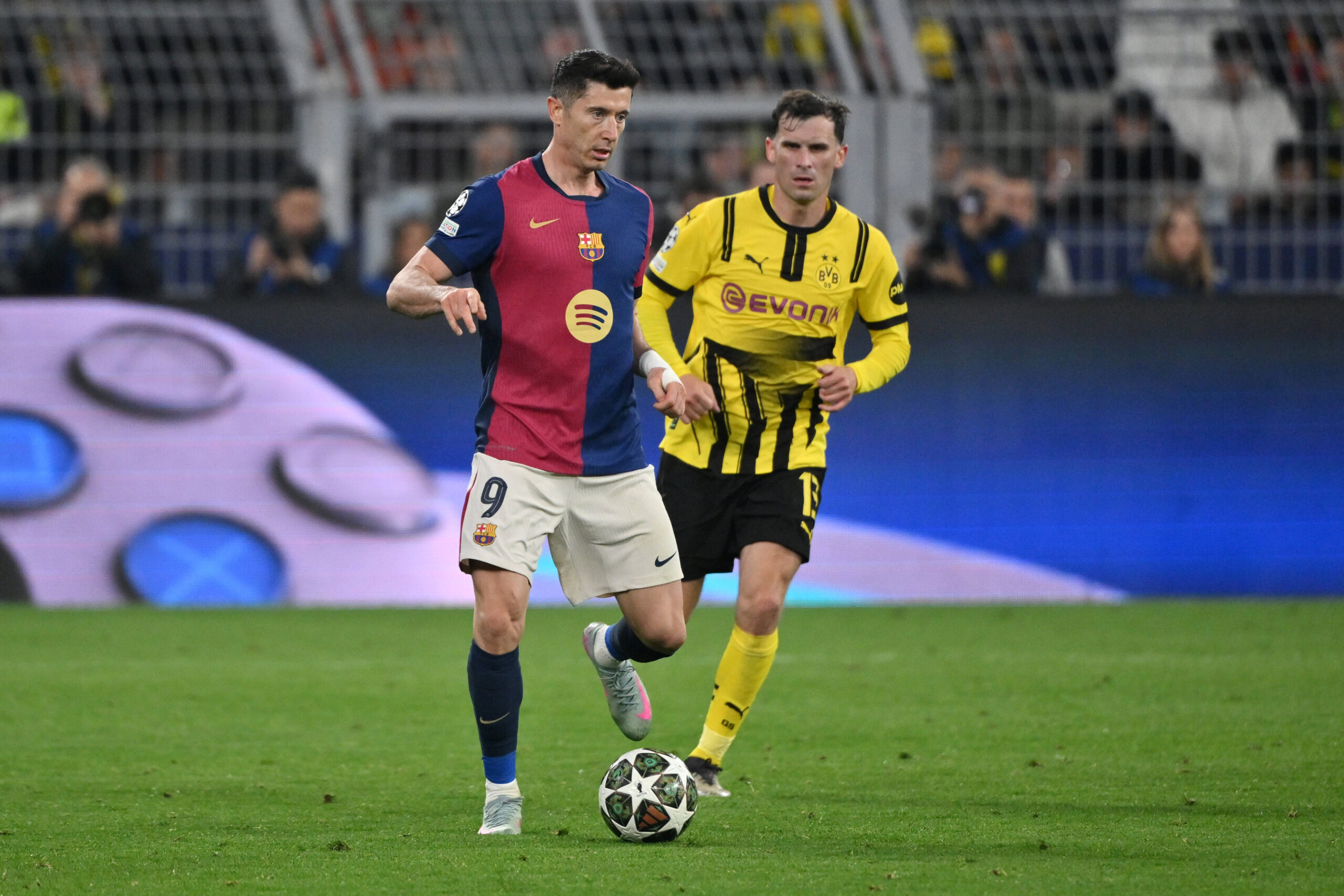 Robert Lewandowski und Pascal Groß