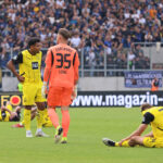 17.05.2025, Fussball, Herren, 3. Liga, Saison 2024/2025, 1. FC Saarbr¸cken - Borussia Dortmund II, Entt‰uschung bei den Spielern von Borussia Dortmund II nach dem Spiel, Abstieg in die Regionaliga Saarbr¸cken Ludwigsparkstadion Saarland Deutschland DE *** 17 05 2025, Football, Men, 3 League, Season 2024 2025, 1 FC Saarbr¸cken Borussia Dortmund II, Disappointment among the players of Borussia Dortmund II after the match, Relegation to the Regional League Saarbr¸cken Ludwigsparkstadion Saarland Germany EN Copyright: xFabianxKleerx