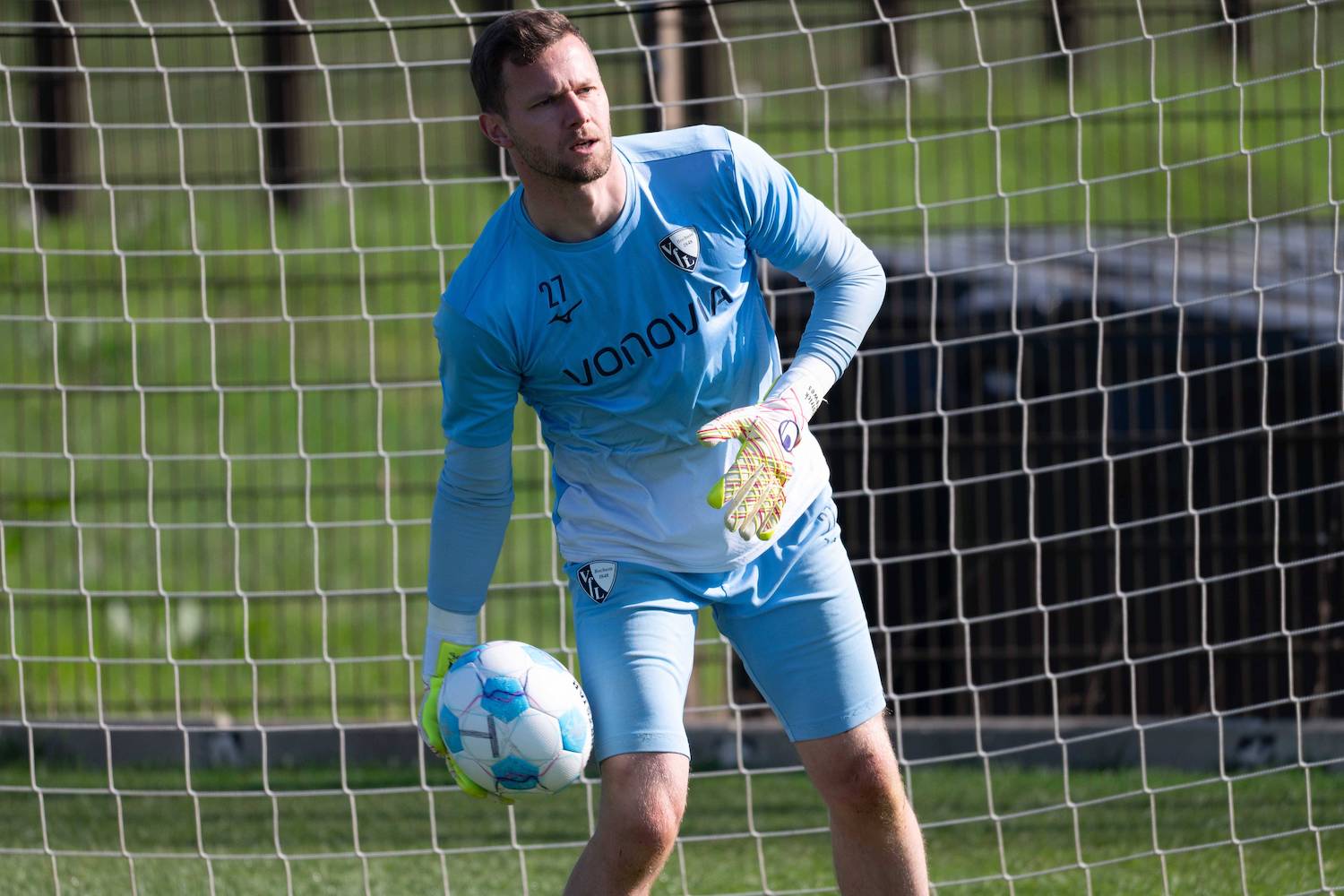 Torwart Patrick DREWES BO Training des VfL Bochum auf dem Trainingsgelaende am Vonovia Ruhrstadion Bochum/ Deutschland, 03.04.2025 DFL regulations prohibit any use of photographs as image sequences and/or quasi-video √É√Ç *** Goalkeeper Patrick DREWES BO Training of VfL Bochum on the training ground at the Vonovia Ruhrstadion Bochum Germany, 03 04 2025 DFL regulations prohibit any use of photographs as image sequences and or quasi video √É√Ç